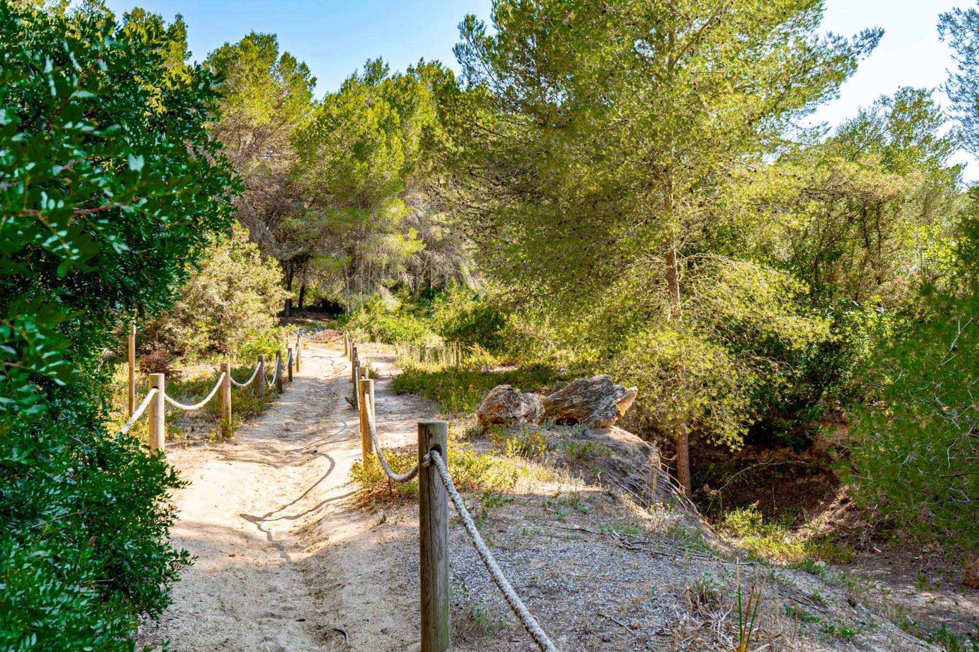 Hotel Rosella Affiliated By Intelier 4*